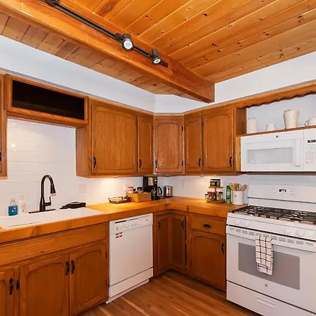 Summit Happy Cabin With Hot Tub! High Speed Ev Hookup, Close To Slopes